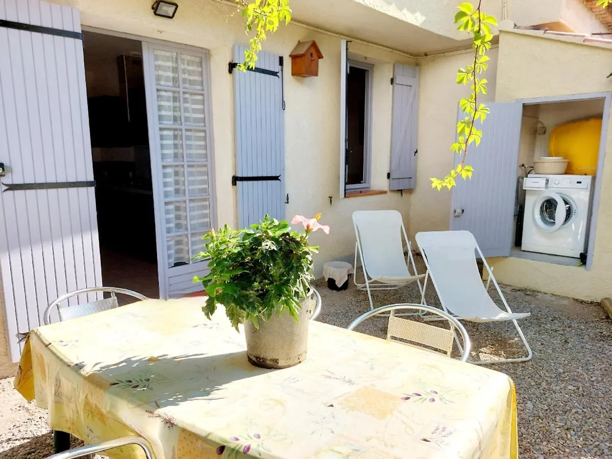 ***Maison De 38M² -400M Plage- Avec Jardin*** Le Brusc Holiday home