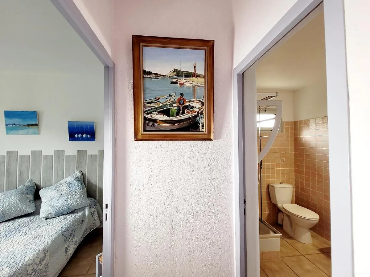 ***Maison De 38M² -400M Plage- Avec Jardin*** Le Brusc 0*,