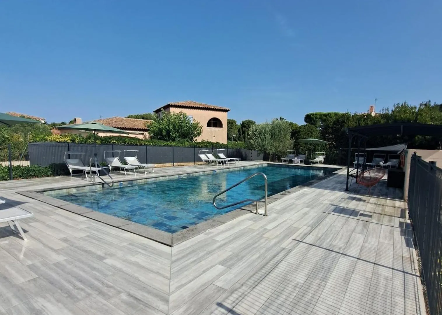 ***Maison De 38M² -400M Plage- Avec Jardin*** Le Brusc